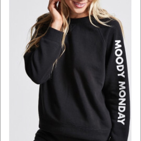 Forever 21 Sweaters - Black Crewneck Sweatshirt